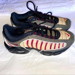 Nike Air Max Tailwind Olive Green Like New